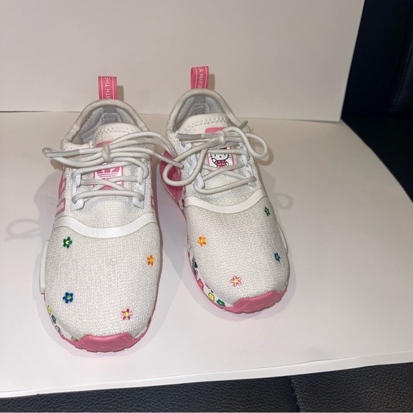 Hello kitty adidas size 8K - Picture 5 of 13